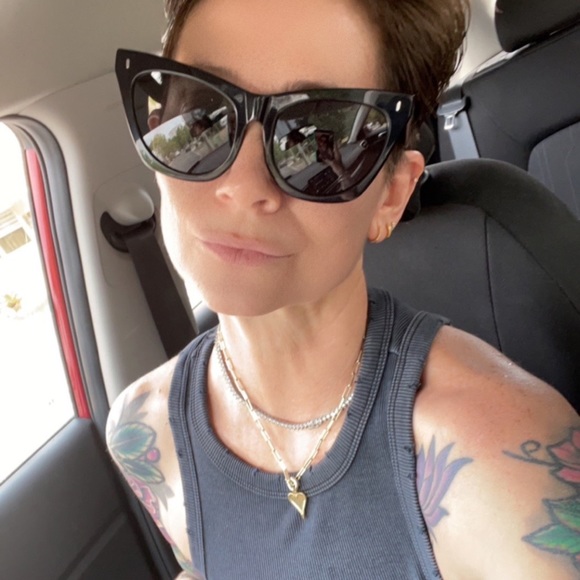 Meet your Posher, Gretchen - Picture 1 of 15